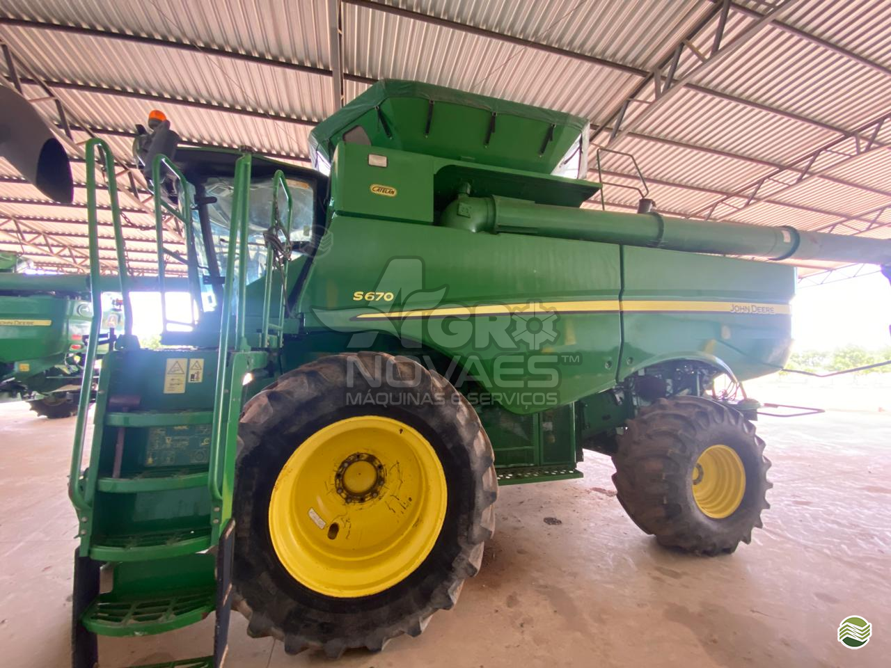 COLHEITADEIRA JOHN DEERE JOHN DEERE S670 Agro Novaes Máquinas Agrícolas FERNANDOPOLIS SÃO PAULO SP